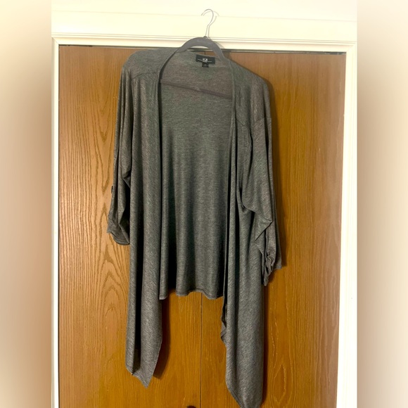 AGB Sweaters - 2X Grey AGB brand woman’s cardigan. Sleeves about 3/4 length.